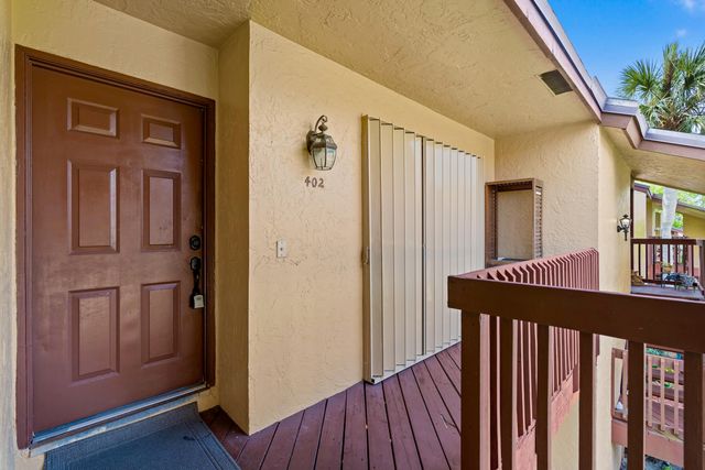 402 Lakeview Drive E, Royal Palm Beach, FL 33411