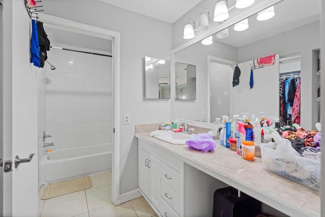 402 Lakeview Drive E, Royal Palm Beach, FL 33411