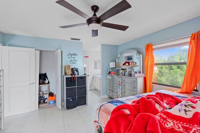 402 Lakeview Drive E, Royal Palm Beach, FL 33411
