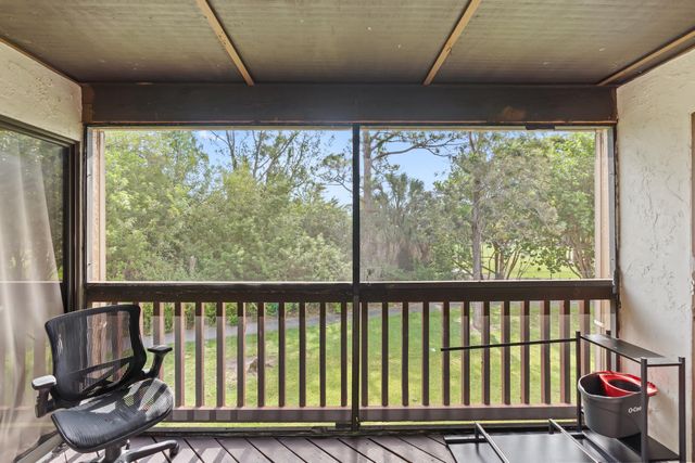 402 Lakeview Drive E, Royal Palm Beach, FL 33411
