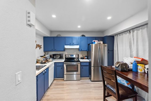402 Lakeview Drive E, Royal Palm Beach, FL 33411