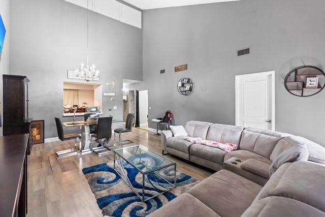 402 Lakeview Drive E, Royal Palm Beach, FL 33411