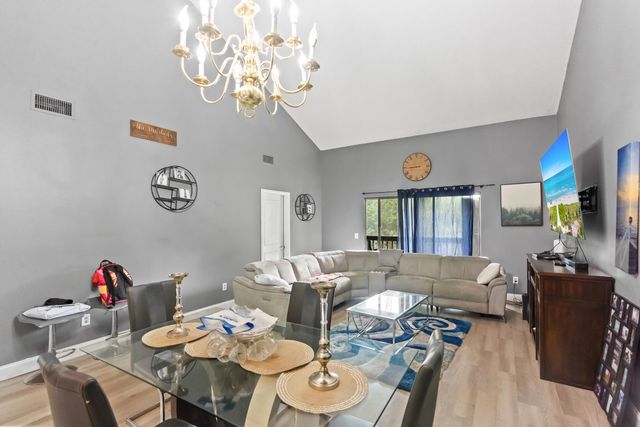 402 Lakeview Drive E, Royal Palm Beach, FL 33411