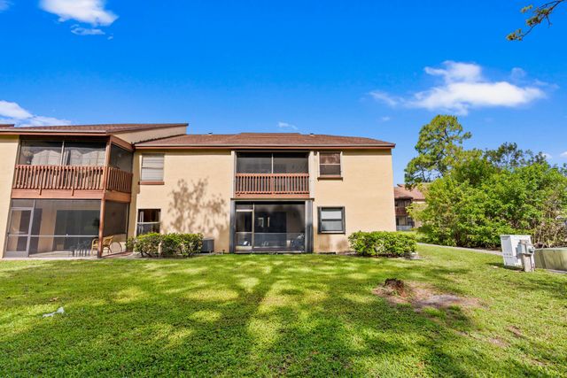 402 Lakeview Drive E, Royal Palm Beach, FL 33411