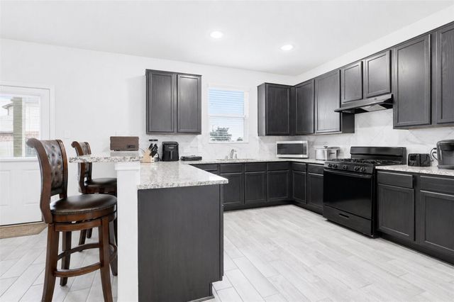 128 Shining Point Drive, Waller, TX 77484