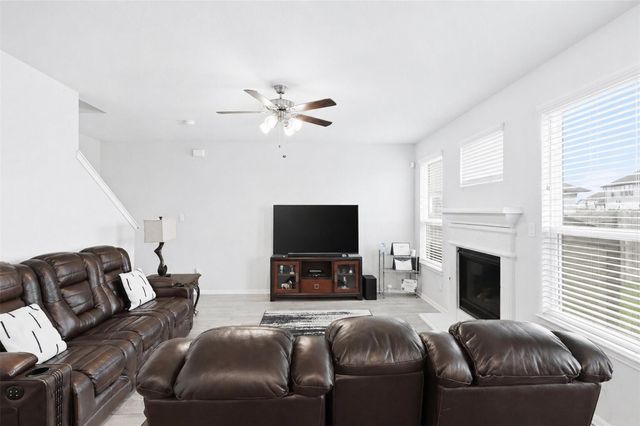 128 Shining Point Drive, Waller, TX 77484