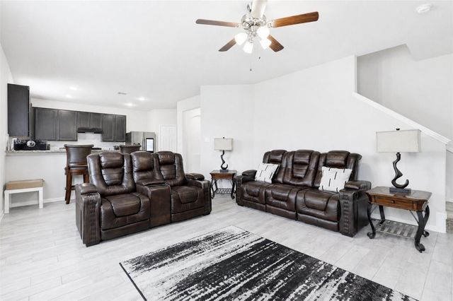 128 Shining Point Drive, Waller, TX 77484