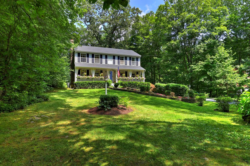 188 Jockey Hollow Road, Monroe, CT 06468