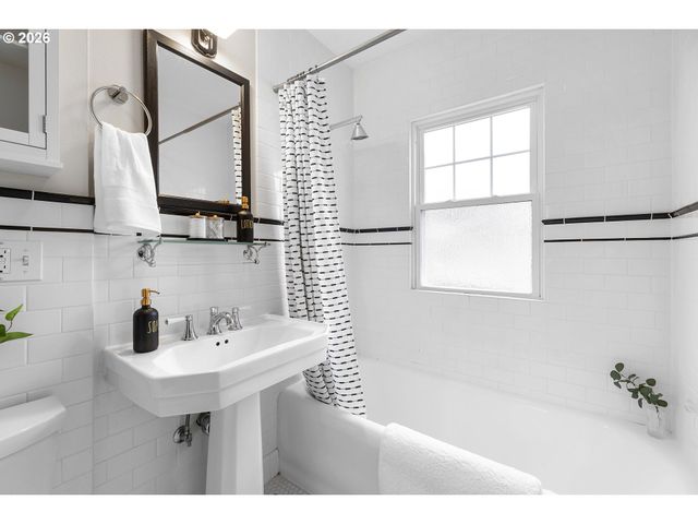 1415 Ne 58TH Ave, Portland, OR 97213