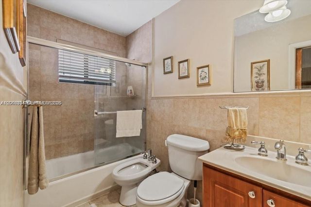 6385 SW 25th St, Miami, FL 33155