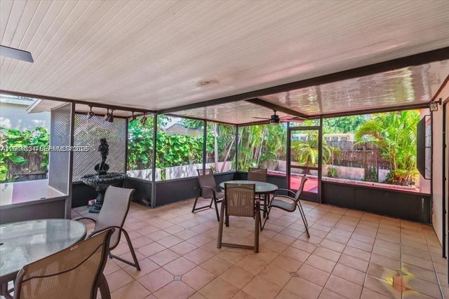6385 SW 25th St, Miami, FL 33155