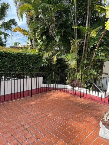 6385 SW 25th St, Miami, FL 33155