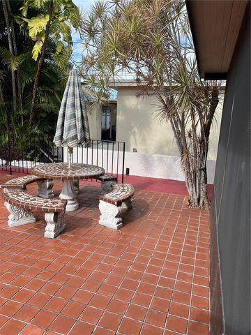 6385 SW 25th St, Miami, FL 33155