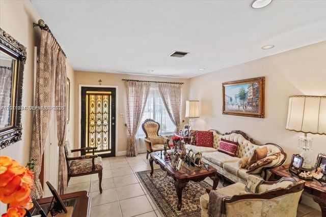 6385 SW 25th St, Miami, FL 33155