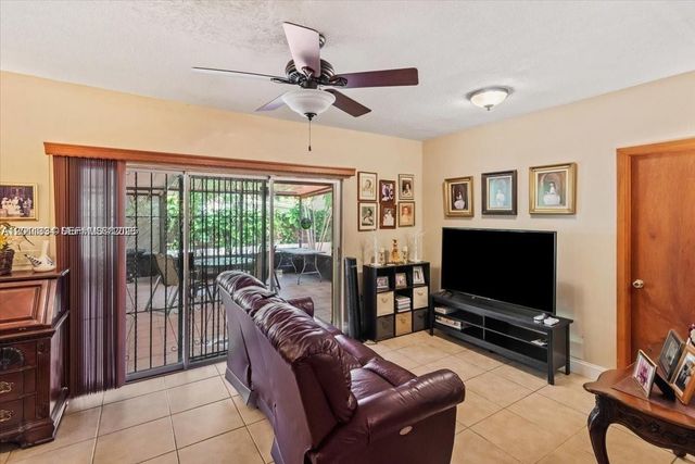 6385 SW 25th St, Miami, FL 33155