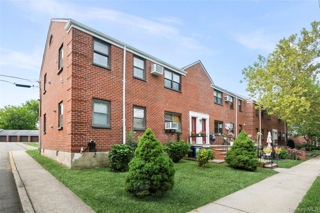 160-48 17th Avenue 5-147, Whitestone, NY 11357 — exterior
