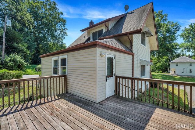 401 Estelle Avenue, Ferguson, MO 63135