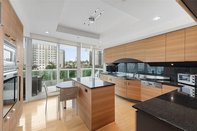 19955 NE 38th Ct 701, Aventura, FL 33180