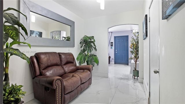 1461 E 7th Ct, Hialeah, FL 33010