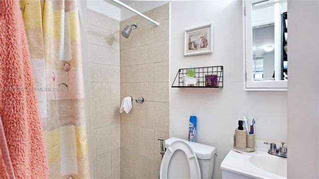 1461 E 7th Ct, Hialeah, FL 33010