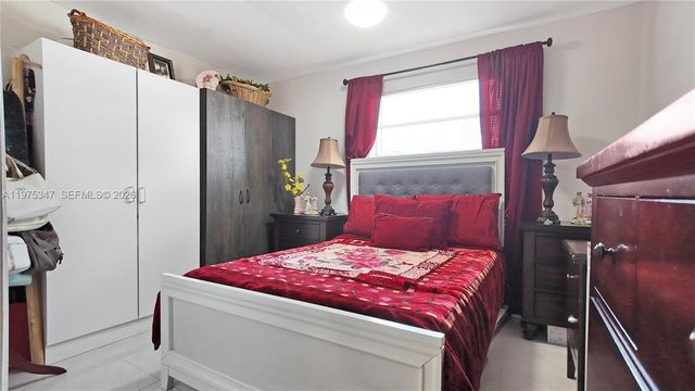 1461 E 7th Ct, Hialeah, FL 33010