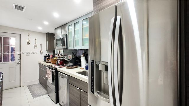 1461 E 7th Ct, Hialeah, FL 33010