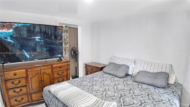 1461 E 7th Ct, Hialeah, FL 33010