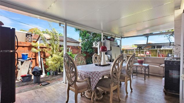 1461 E 7th Ct, Hialeah, FL 33010