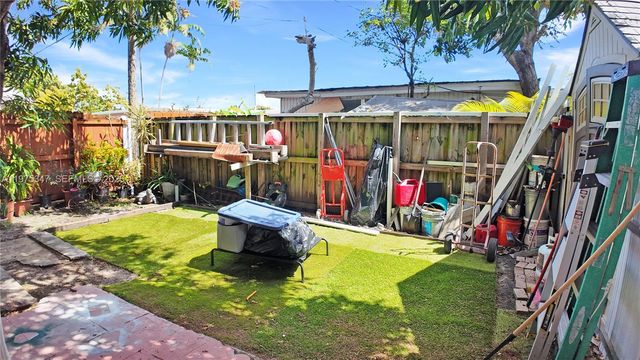 1461 E 7th Ct, Hialeah, FL 33010