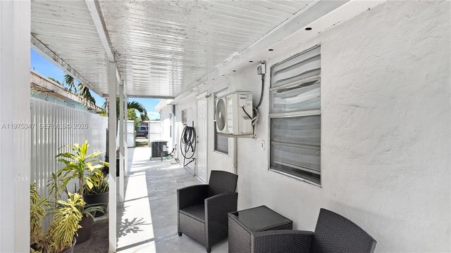 1461 E 7th Ct, Hialeah, FL 33010