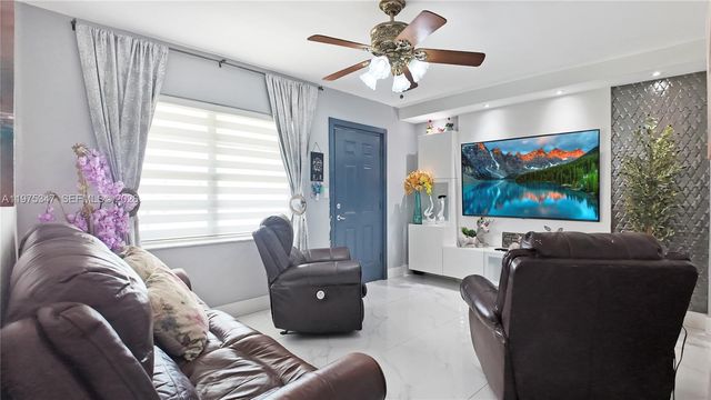 1461 E 7th Ct, Hialeah, FL 33010