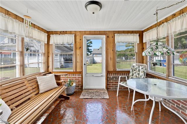107 Grove AVE, Suffolk, VA 23434