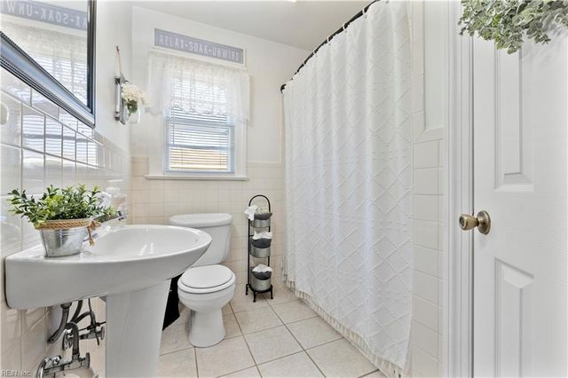 107 Grove AVE, Suffolk, VA 23434