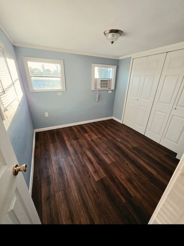 400 E Oak Grove Road, Corsicana, TX 75110