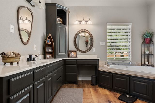 3640 Baylor Boulevard, Midlothian, TX 76065