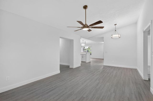 124 SE Eyerly Avenue, Port St. Lucie, FL 34983
