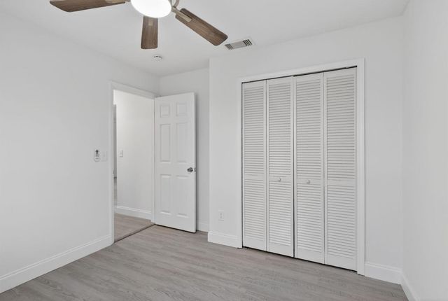124 SE Eyerly Avenue, Port St. Lucie, FL 34983