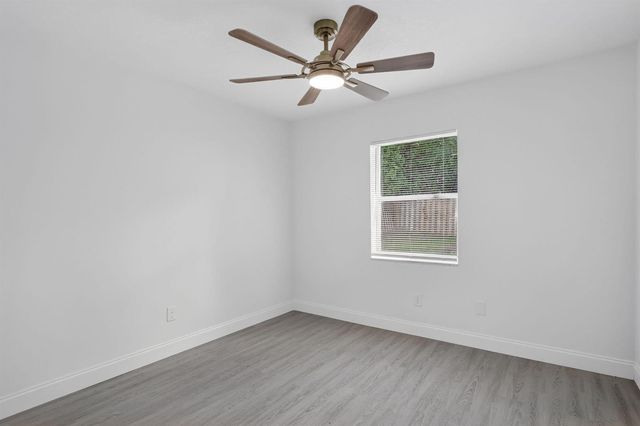 124 SE Eyerly Avenue, Port St. Lucie, FL 34983