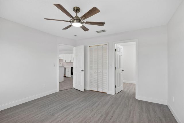 124 SE Eyerly Avenue, Port St. Lucie, FL 34983