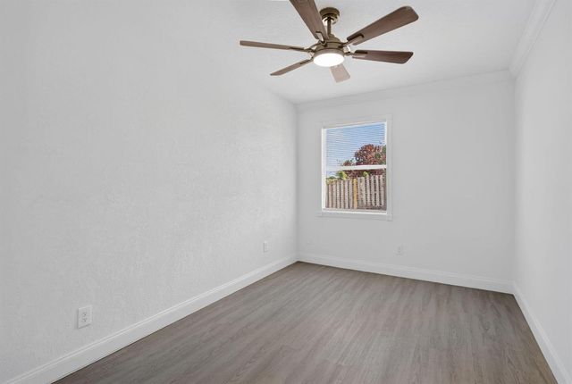 124 SE Eyerly Avenue, Port St. Lucie, FL 34983