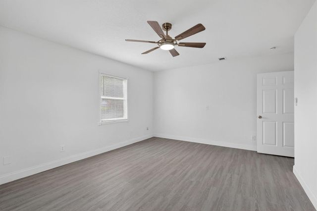 124 SE Eyerly Avenue, Port St. Lucie, FL 34983