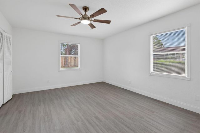 124 SE Eyerly Avenue, Port St. Lucie, FL 34983