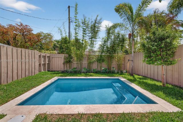 912 SE 13th St, Fort Lauderdale, FL 33316