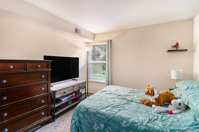 61009 Greenwood Drive 183, South Lyon, MI 48178