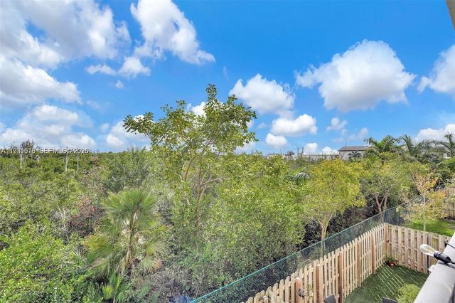 8025 NW 104th Ave 23, Doral, FL 33178