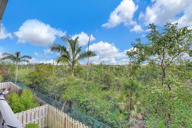 8025 NW 104th Ave 23, Doral, FL 33178