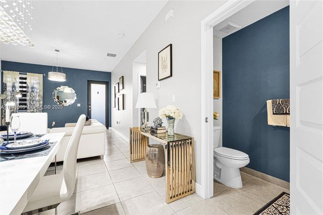 8025 NW 104th Ave 23, Doral, FL 33178