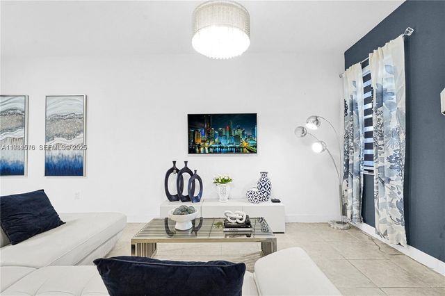 8025 NW 104th Ave 23, Doral, FL 33178