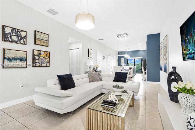 8025 NW 104th Ave 23, Doral, FL 33178