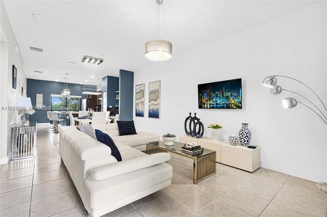 8025 NW 104th Ave 23, Doral, FL 33178